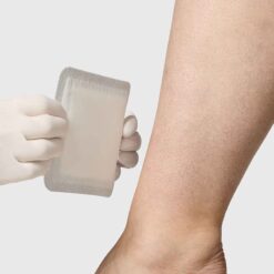 Biatain Superabsorber, absorbiert, schützt und schließt Exsudat sicher ein